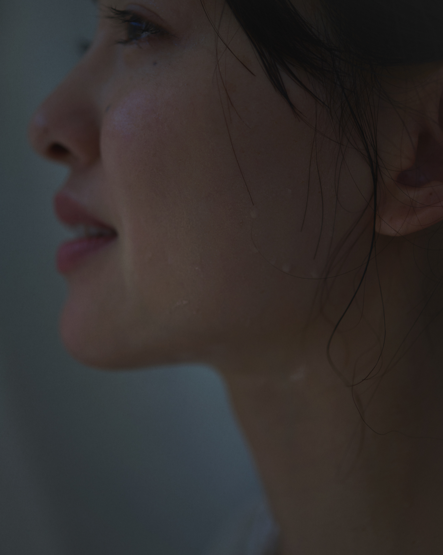 Close portrait in soft evening light